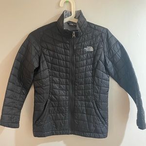 The North Face Jacket Girls Medium Black Puffer Jacket Outdoor Winter